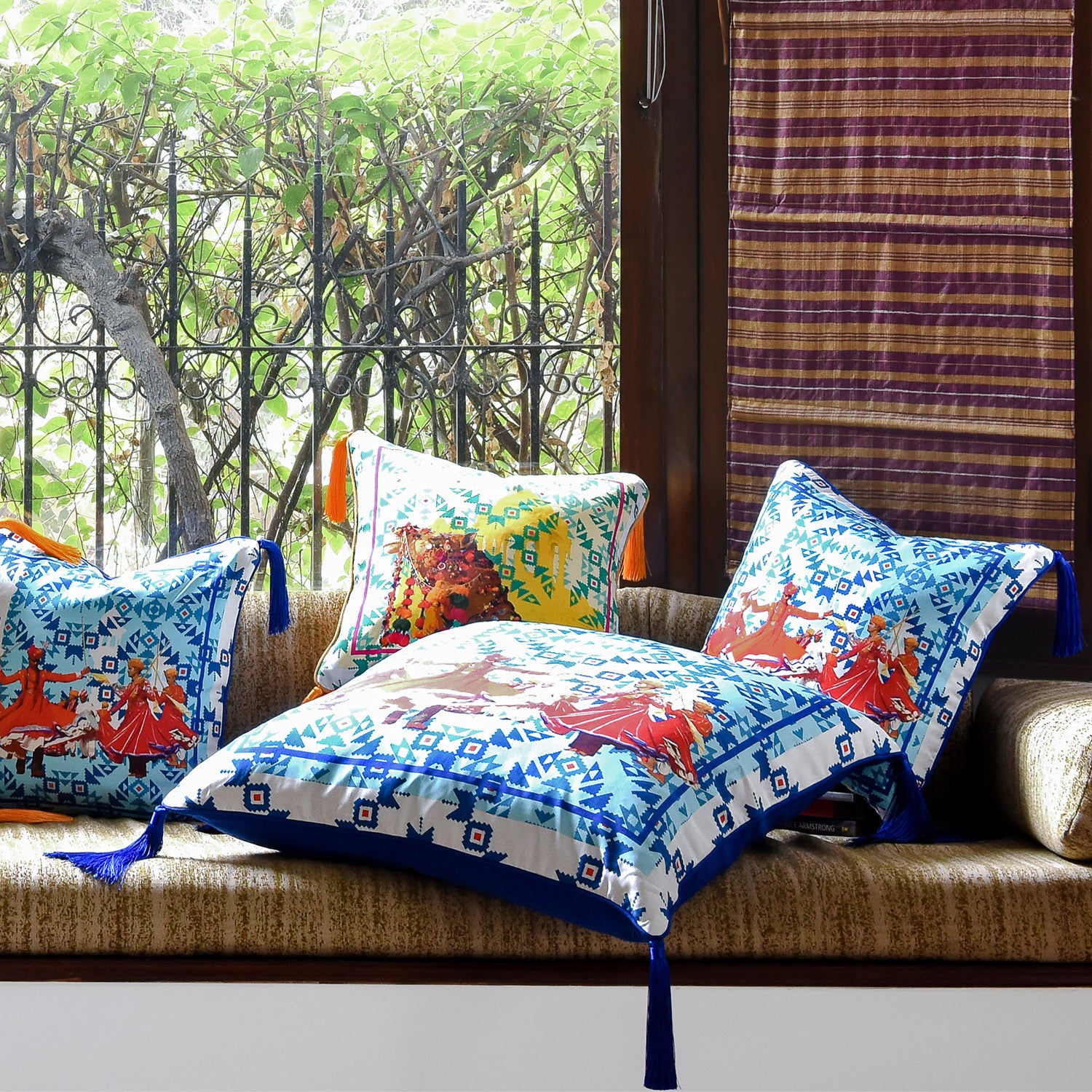 Silk twill and velvet blue graphic print tasselled cushion - Bivain - 2