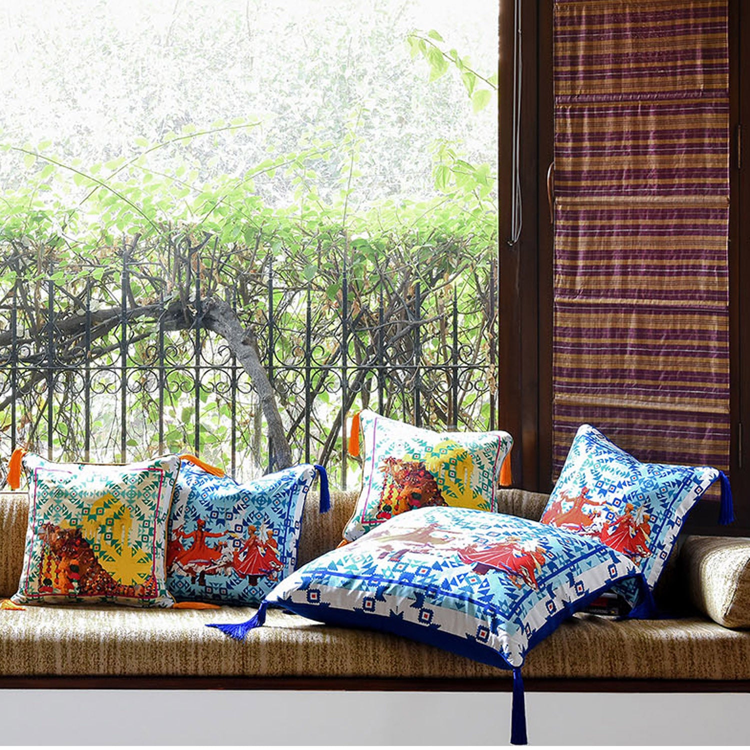 Silk twill and velvet Indian camel print tasselled cushion - Bivain - 2